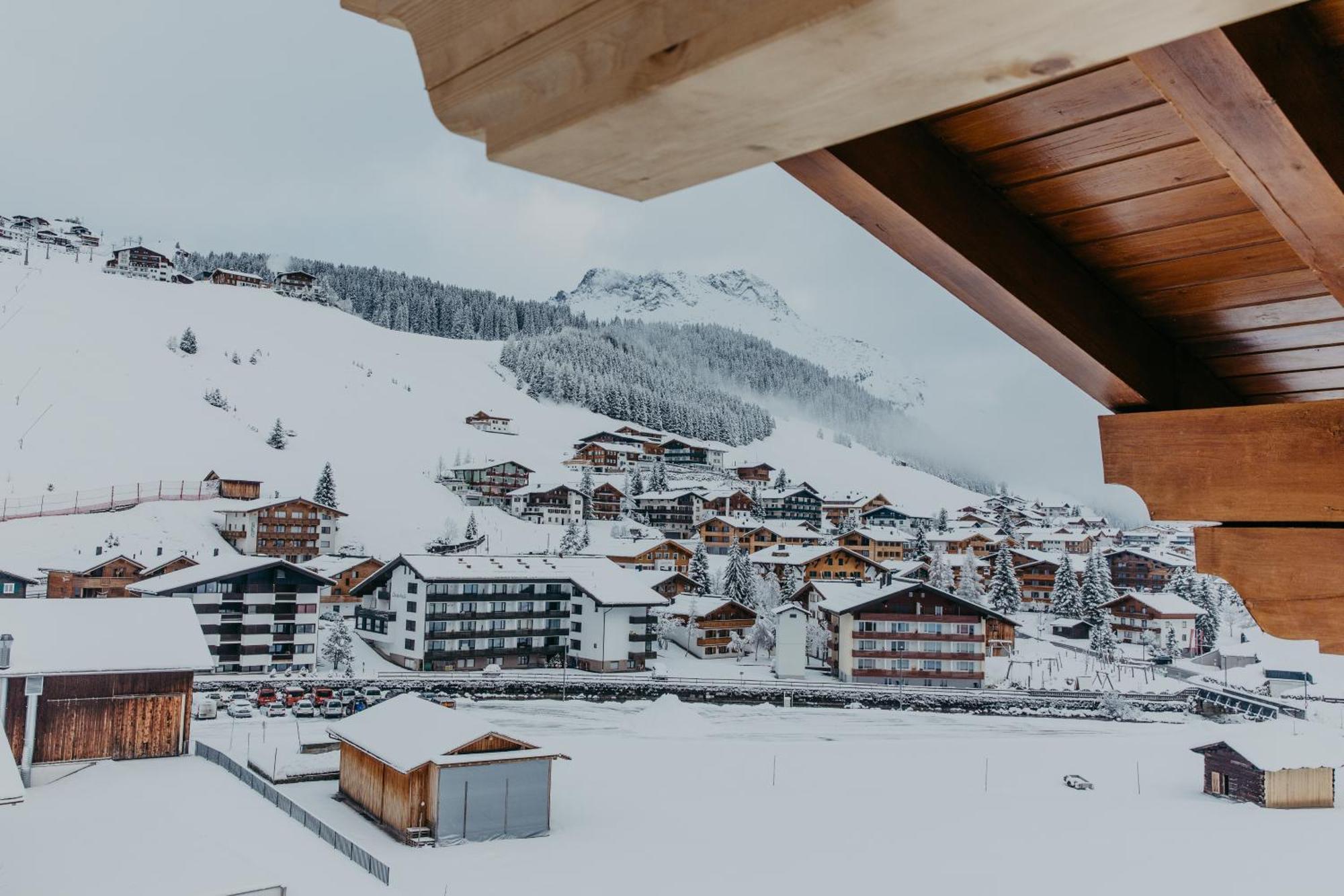 Fernsicht Alpen-Apartments Lech am Arlberg Værelse billede